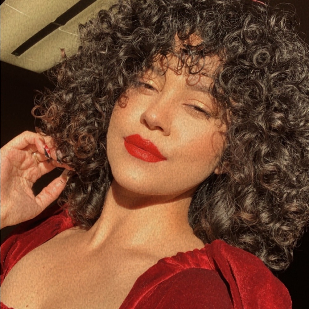 Meet your Posher, Olivia